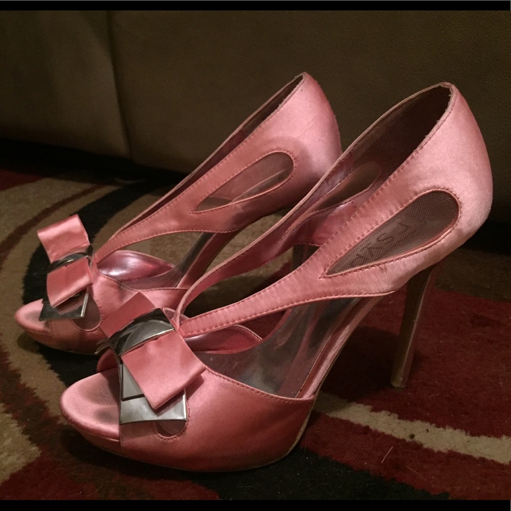 4’ RSVP coral heels